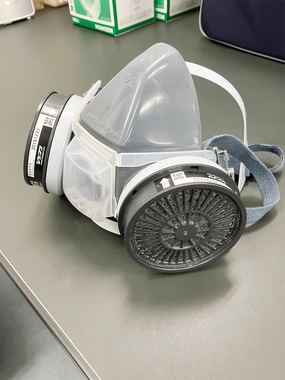 呼吸缶付きマスク